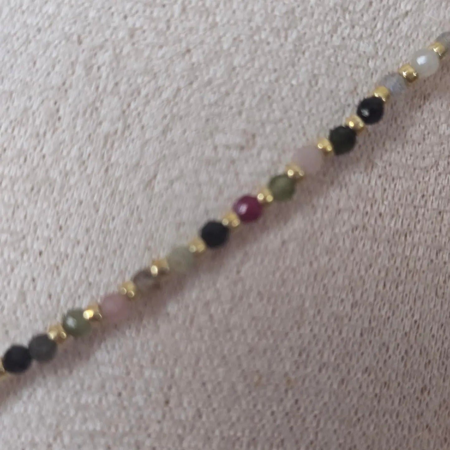 Collier Aura – Tourmaline Multicouleur & Éclats Dorés